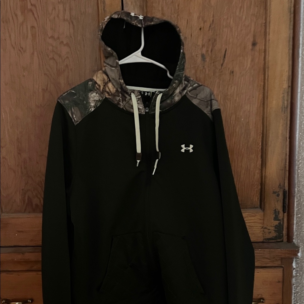 Men’s Under Armour green with camo fleece Hoodie size 2XL. Fits more like a XL.